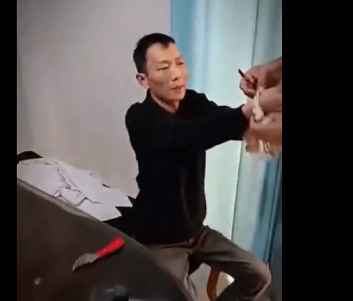 لحظه رهایی تبعه چینی از چنگ آدم ربایان پاکستانی در شهرک غرب تهران + فیلم